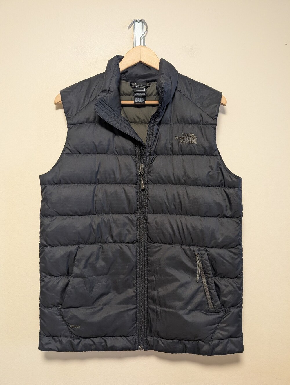 The North Face 550 Down Puffer Vest Men’s Small Black Outdoor Hiking